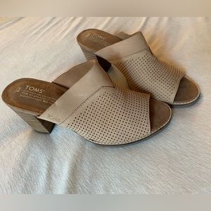 Tom’s leather heeled mules
